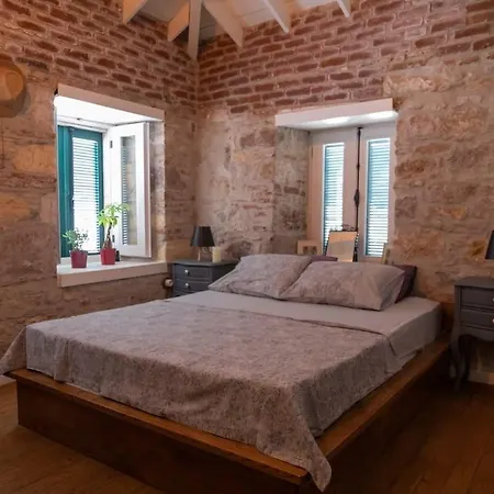 Moshonisia Villa